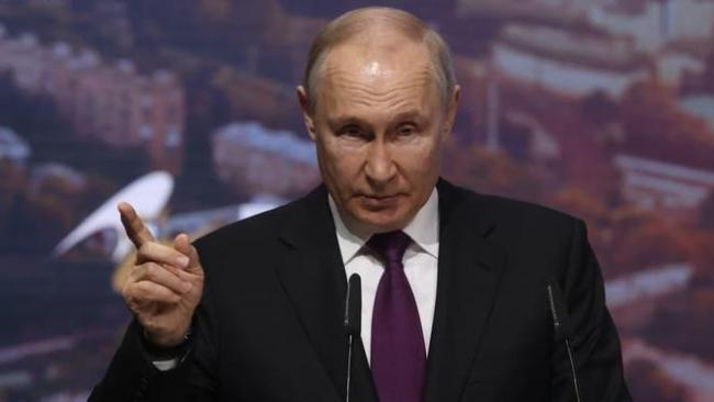 俄总统大选一投票站遭炮击 普京回应