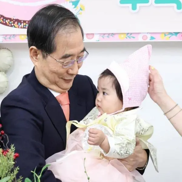韩国一地迎新生儿 总理：国家喜事